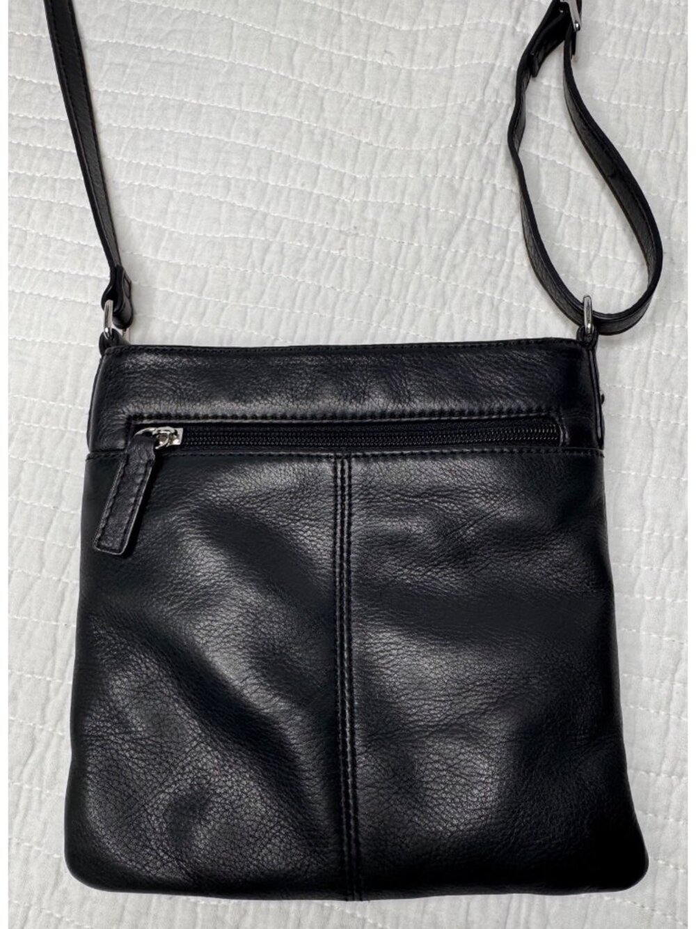 Margot New York Black Pebbled Leather Zip Hipster Crossbody Bag Purse - Picture 4 of 11